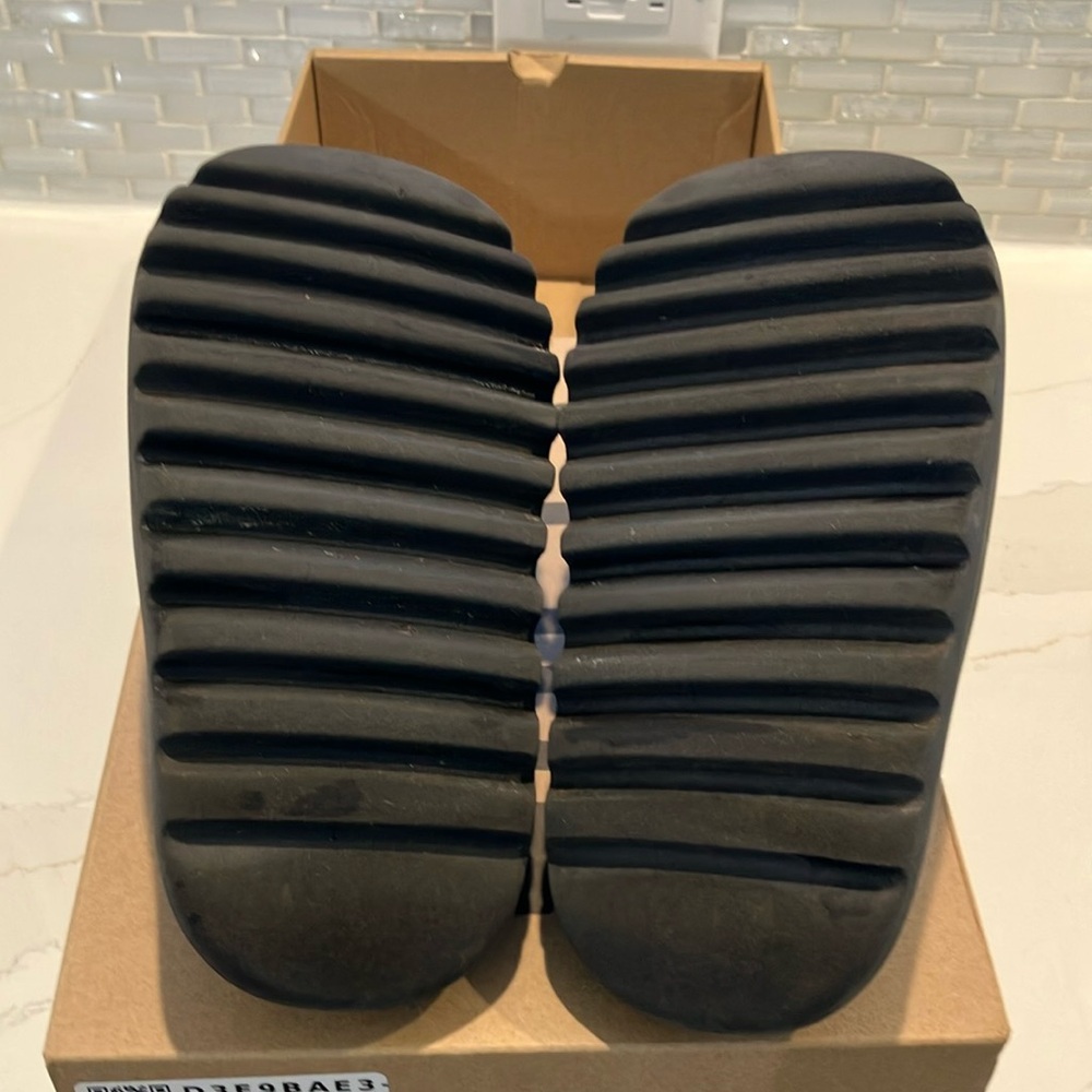 adidas Black Slippers with Comfortable Flat Sole and Minimalist Design - Picture 5 of 10